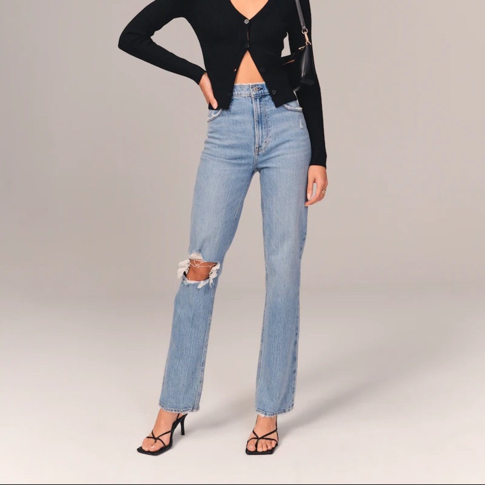 Abercrombie & Fitch 90s straight ultra high rise jeans. 28/6s
